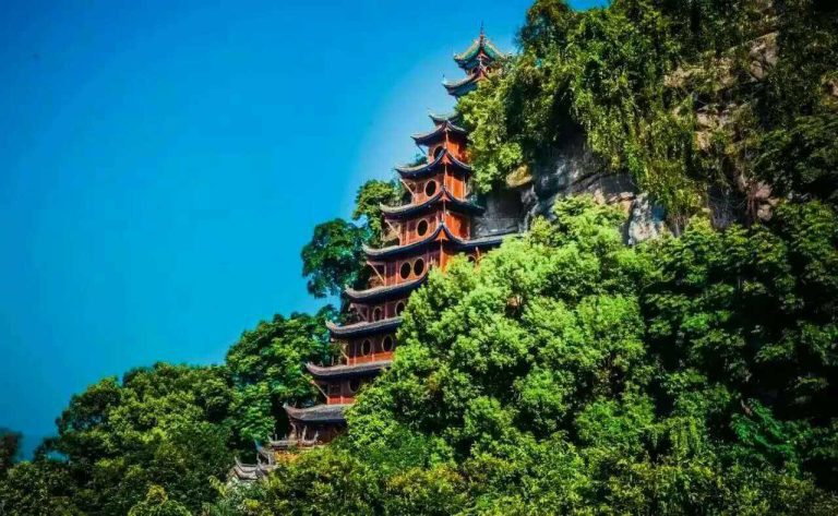 Shibao temple Yangtze river